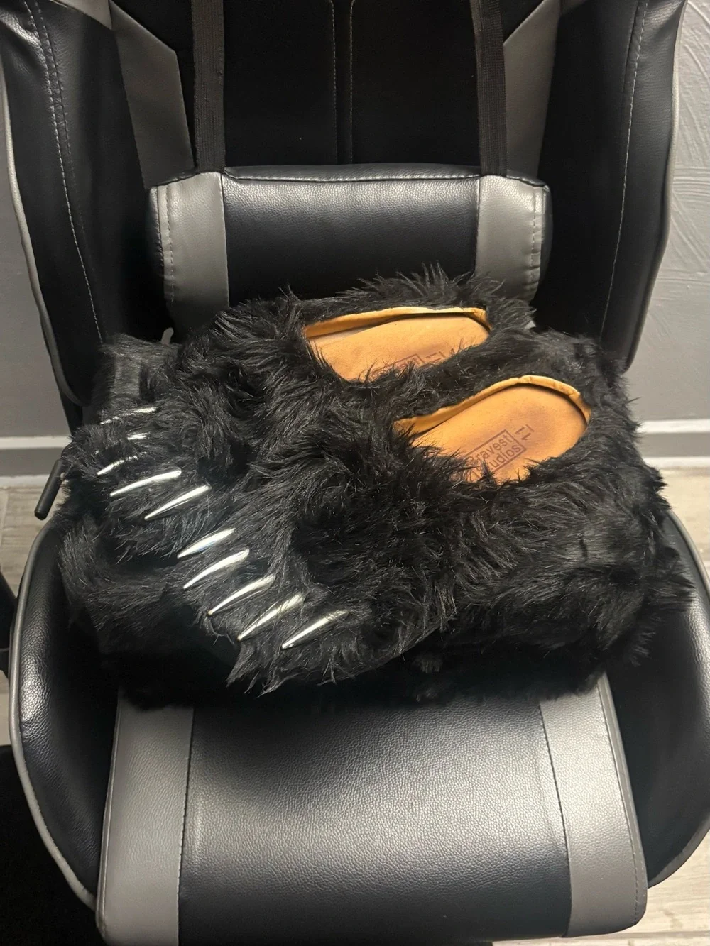 Bravest Studios Bear Claw Mules ‘Black’